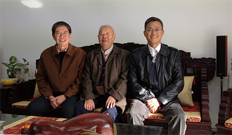 左起中海油天津化工研究设计院 全国二氧化氯行业资深老专家 严以强教授.jpg